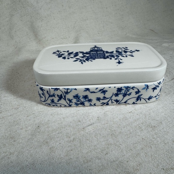 Avon Blue White Chinoiserie Trinket Box 5.1 x 3 Inch Vintage - Picture 2 of 6